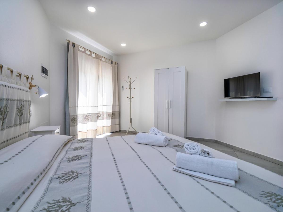 Aldo Moro Rooms Ольбия Экстерьер фото